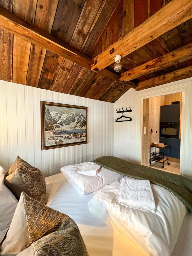 Lofoten Suite Apartments - Rostad Retro Rorbuer Reine Eksteriør billede